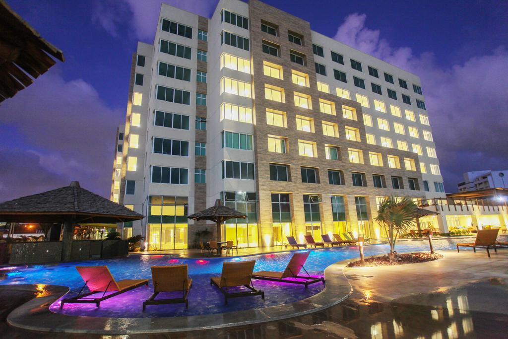 Gran Mareiro Hotel Fortaleza  Exterior photo The hotel at night